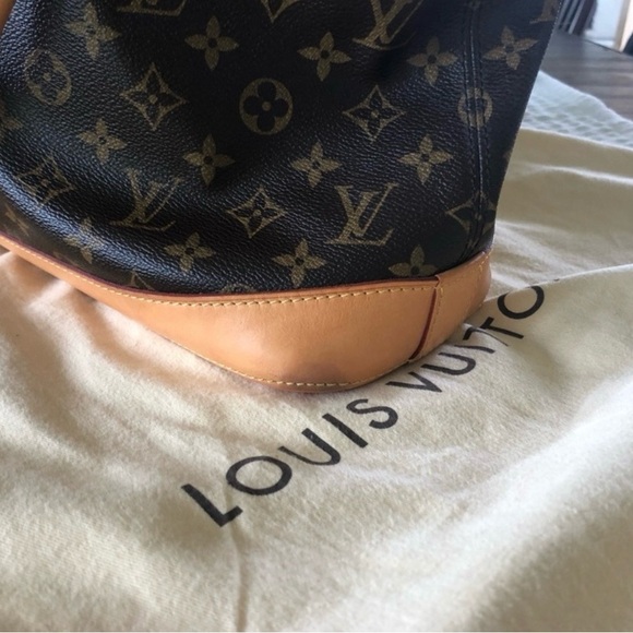 Louis Vuitton Horizontal Lockit - Picture 6 of 6